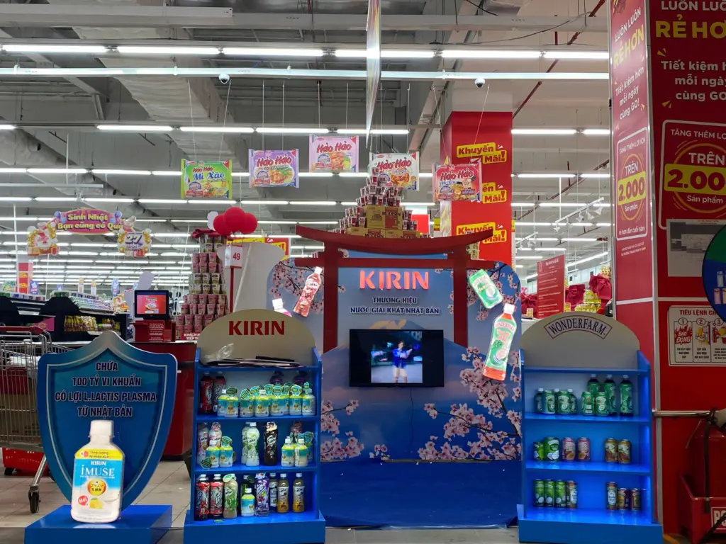 thuê tivi kèm booth triển lãm