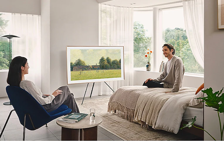 thuê chân Studio Samsung 55LS03D