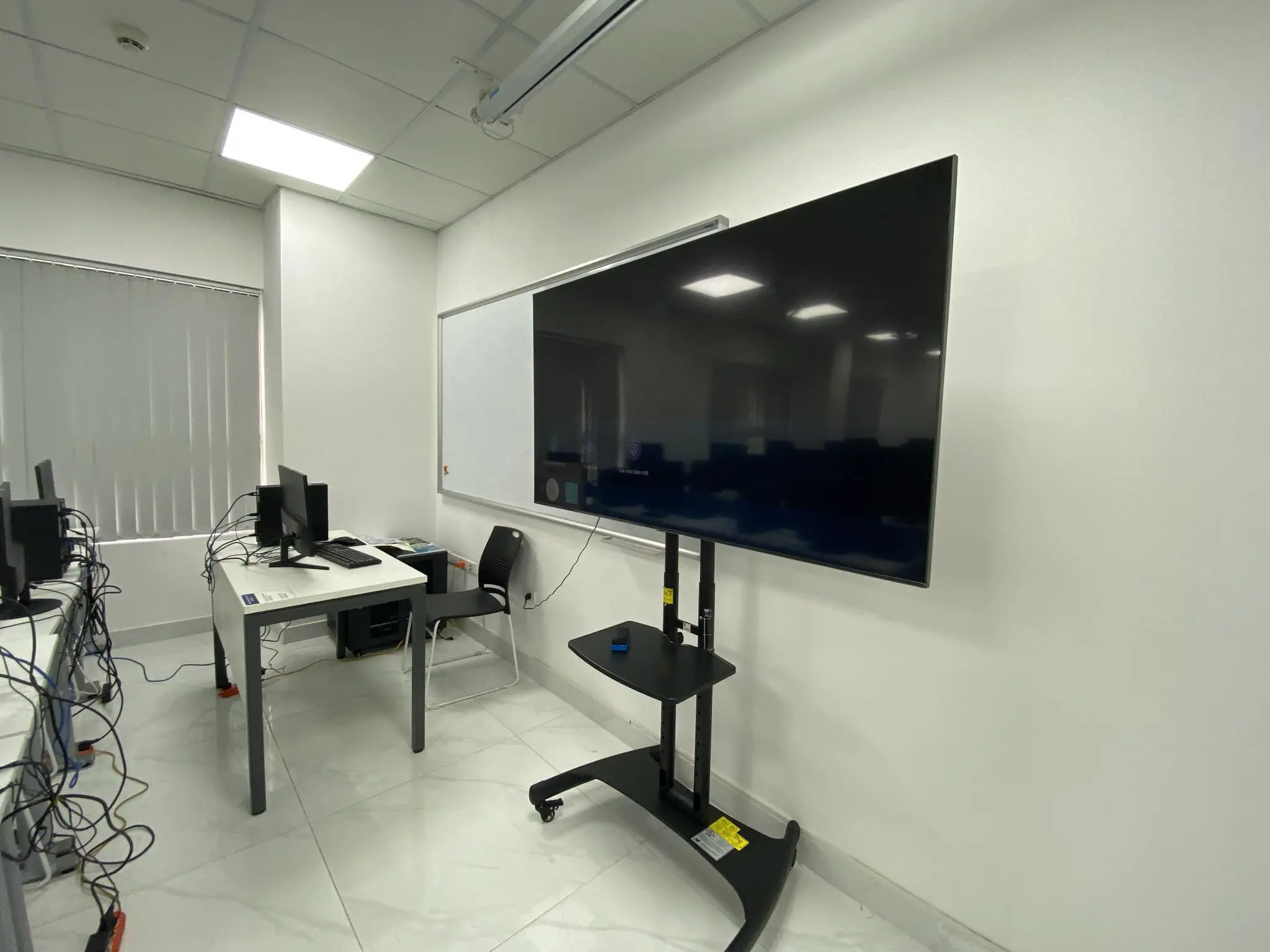 thuê tivi 43inch giá 300.000đ tại hà nội