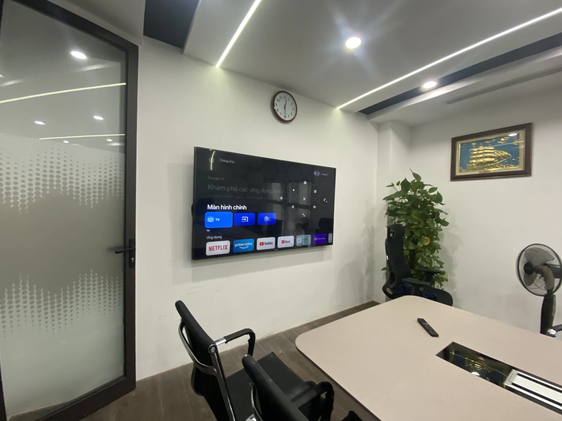 Cho thuê tivi 85 inch tại Hà Nội